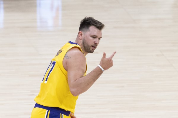 Pippen: Việc Doncic vào trận chung kết chỉ là một thành tích tình cờ. Không chắc anh ta có thể dẫn d