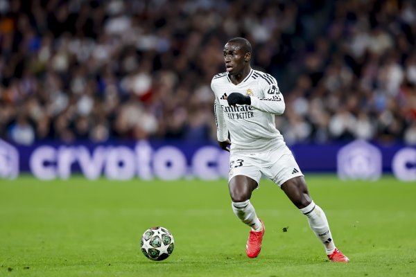 Đã bị thương và bỏ lỡ trong năm tháng! Marca: Hậu vệ Real Madrid Mendy đã tiếp tục đào tạo