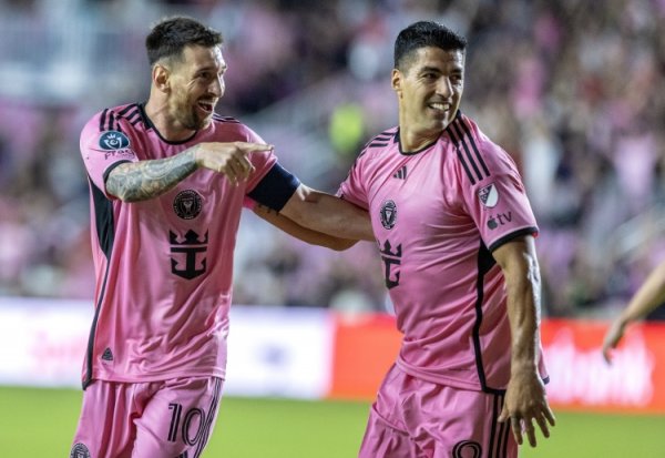 Suarez và Messi gia hạn hợp đồng của họ cùng nhau? Poyette: Thật khó cho người trước, cả hai có điều